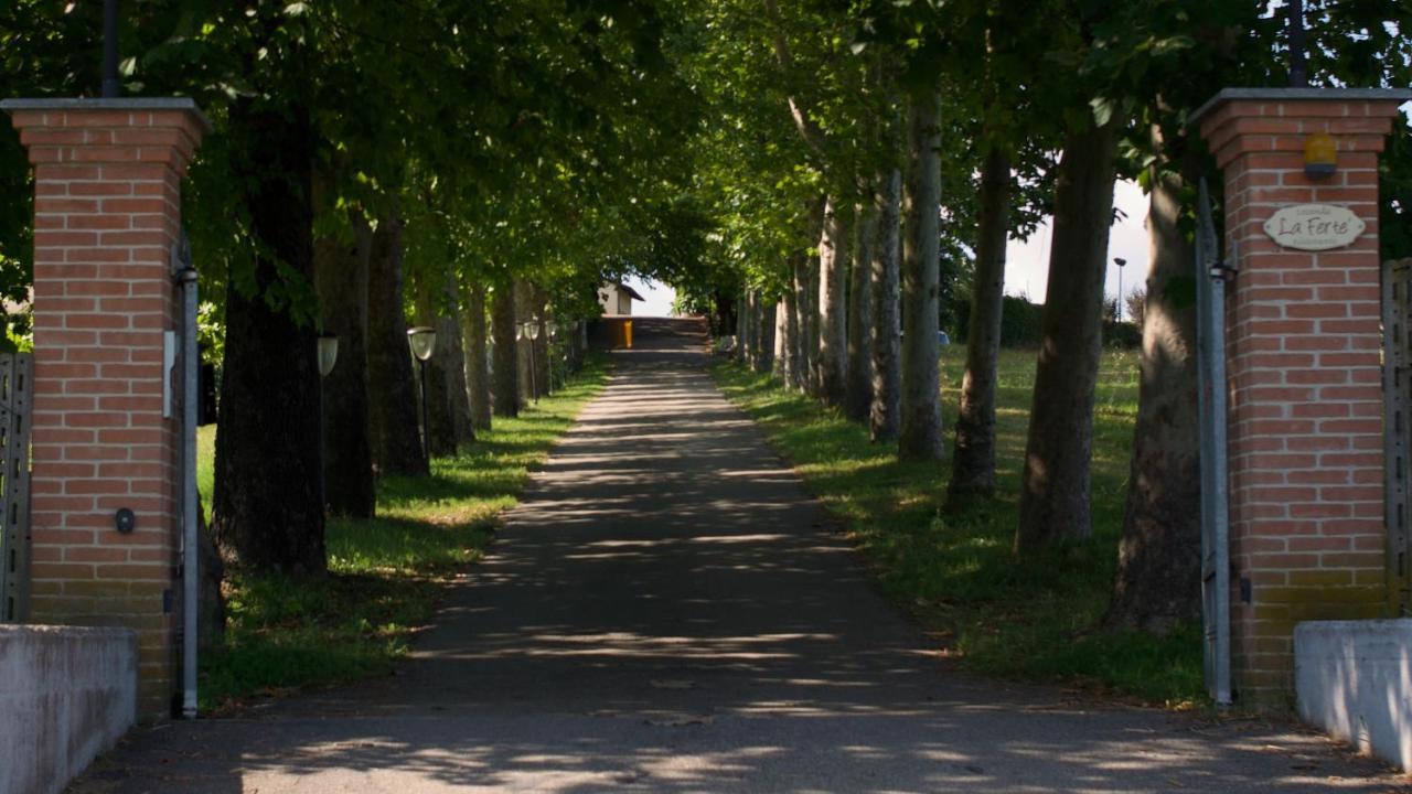 Hotel La Fertè Asti Bagian luar foto