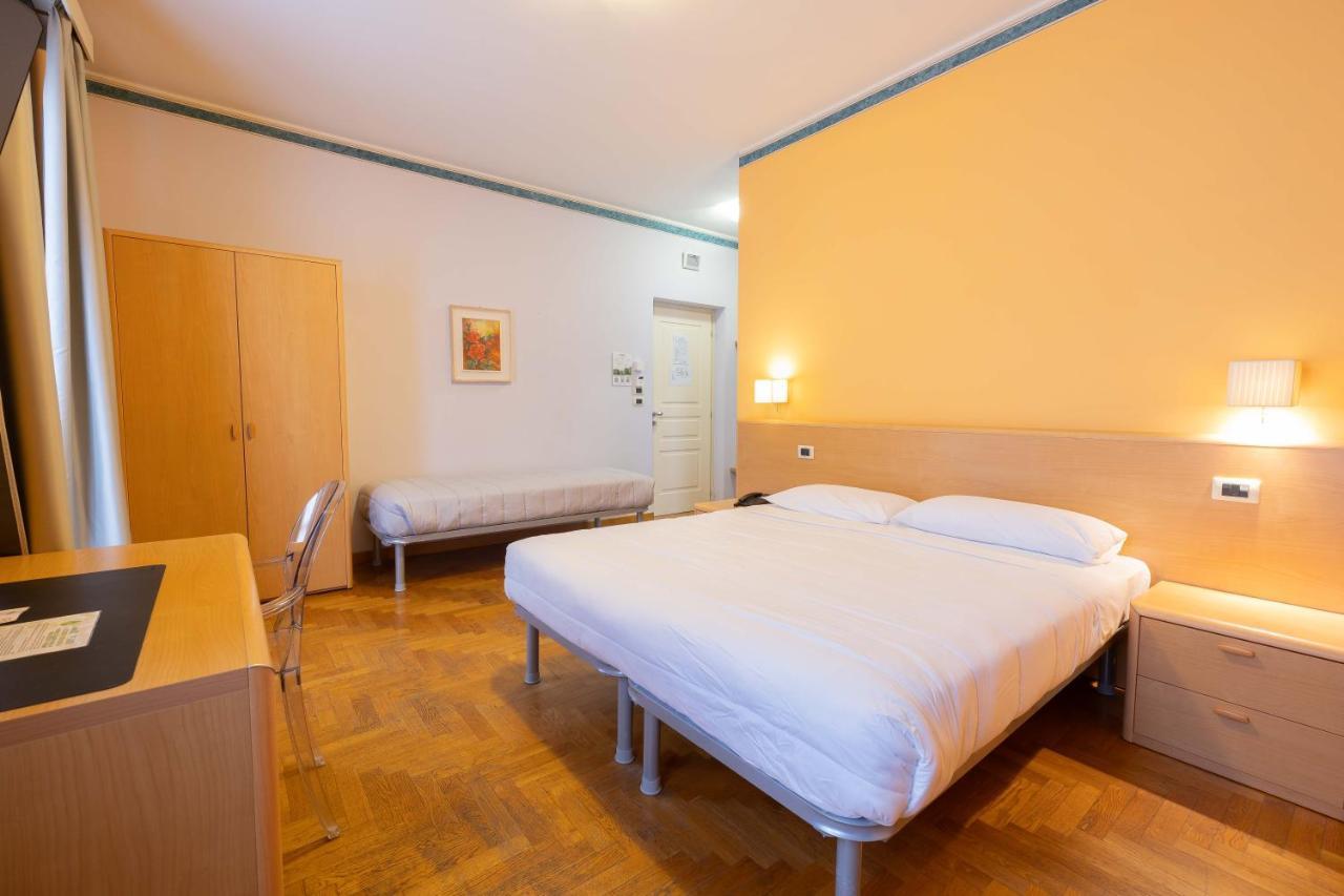 Hotel La Fertè Asti Bagian luar foto