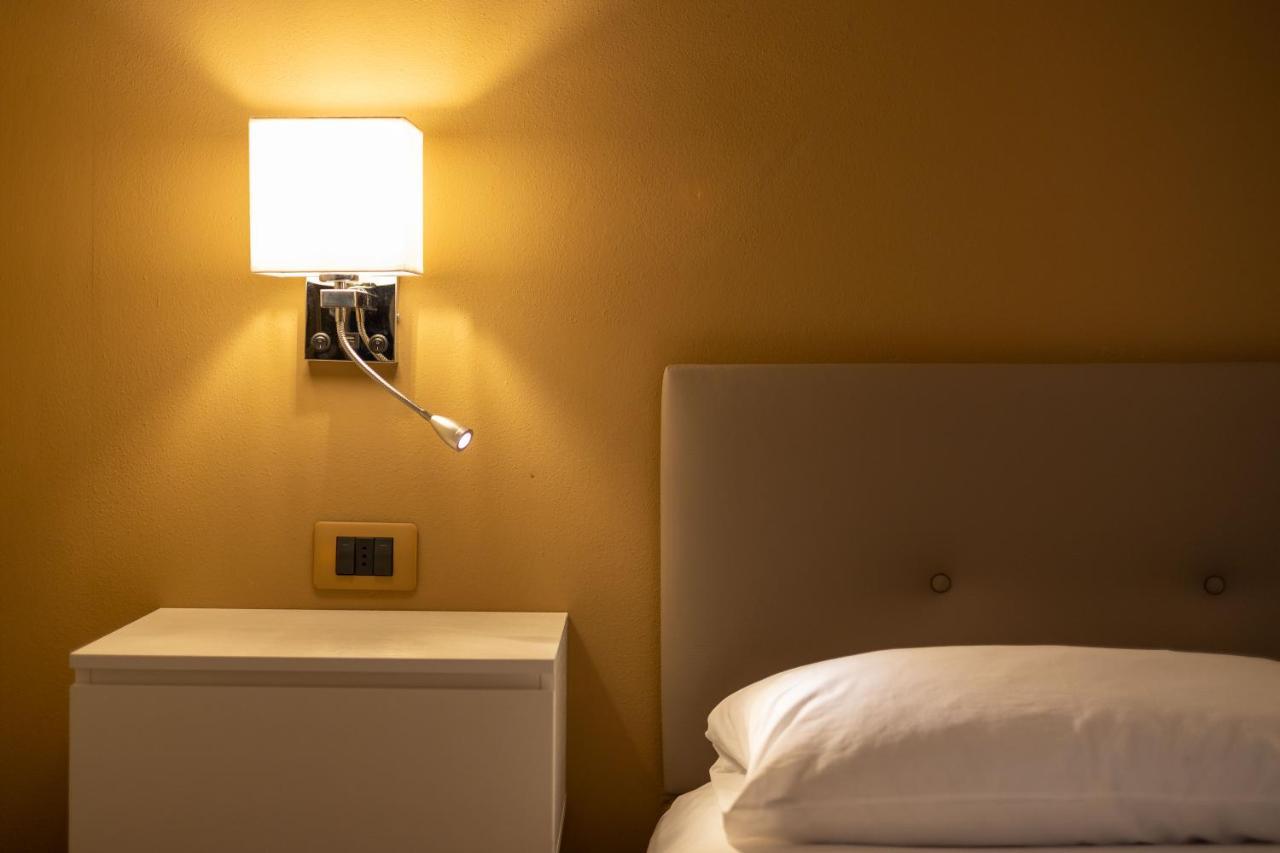 Hotel La Fertè Asti Bagian luar foto