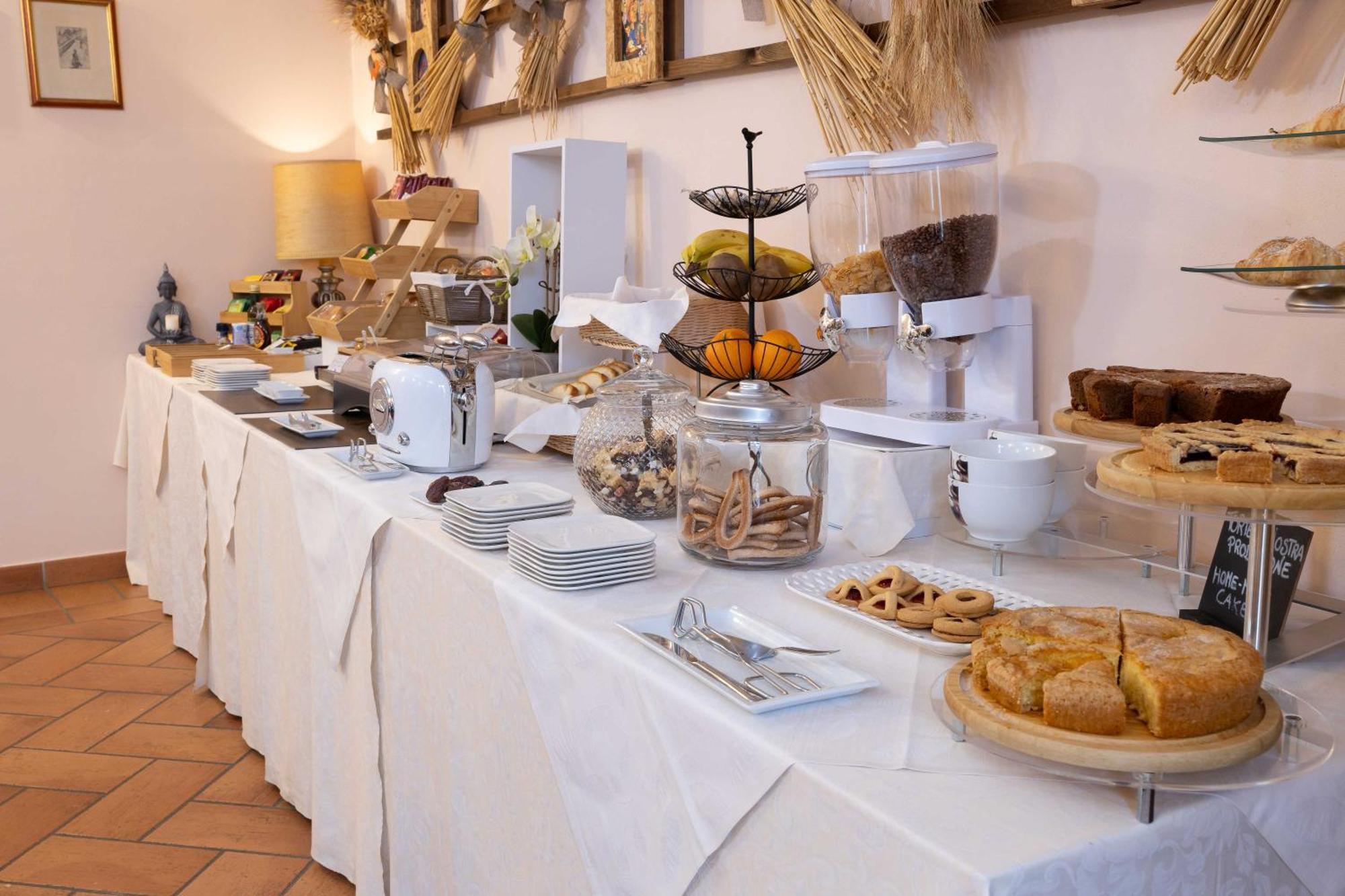 Hotel La Fertè Asti Bagian luar foto