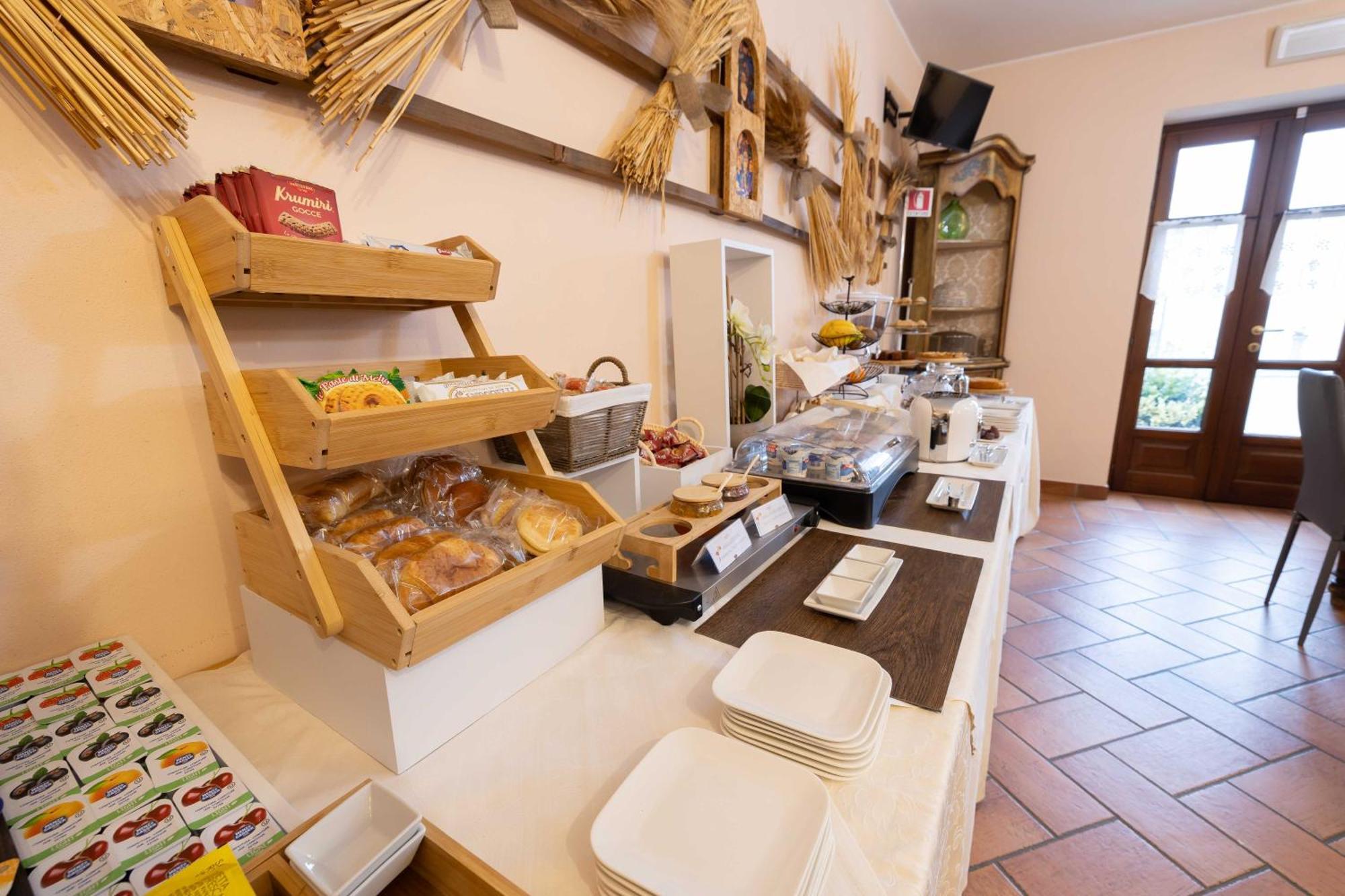 Hotel La Fertè Asti Bagian luar foto