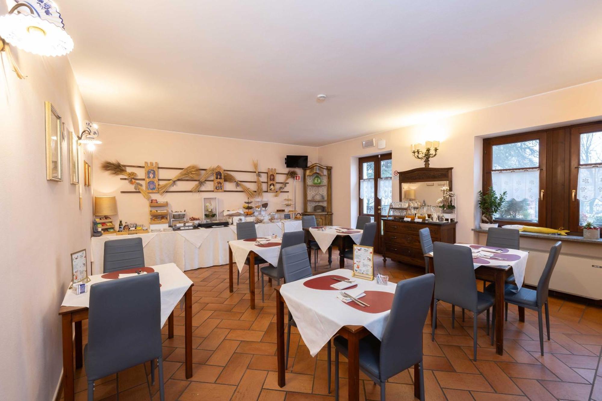 Hotel La Fertè Asti Bagian luar foto