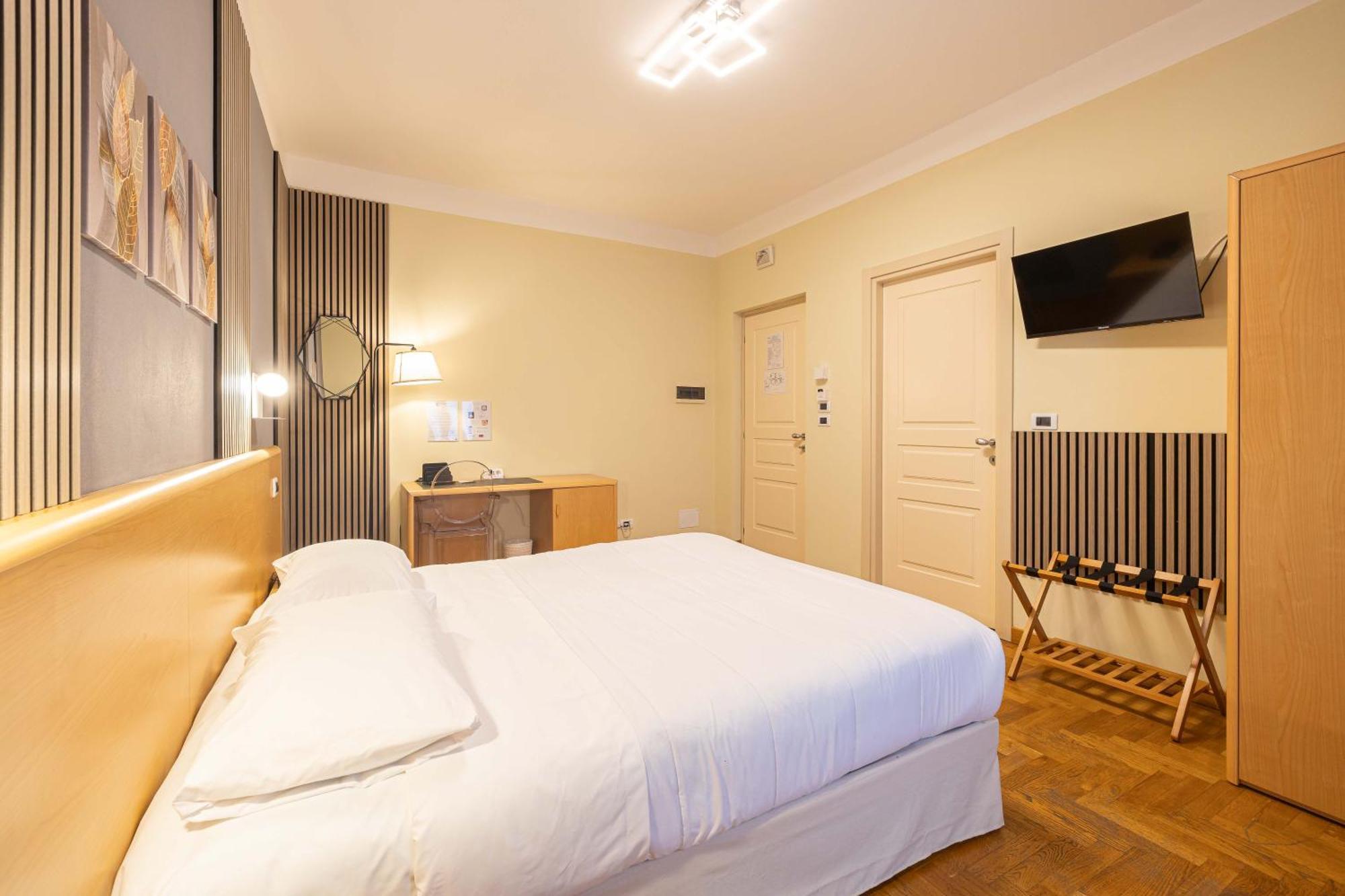 Hotel La Fertè Asti Bagian luar foto