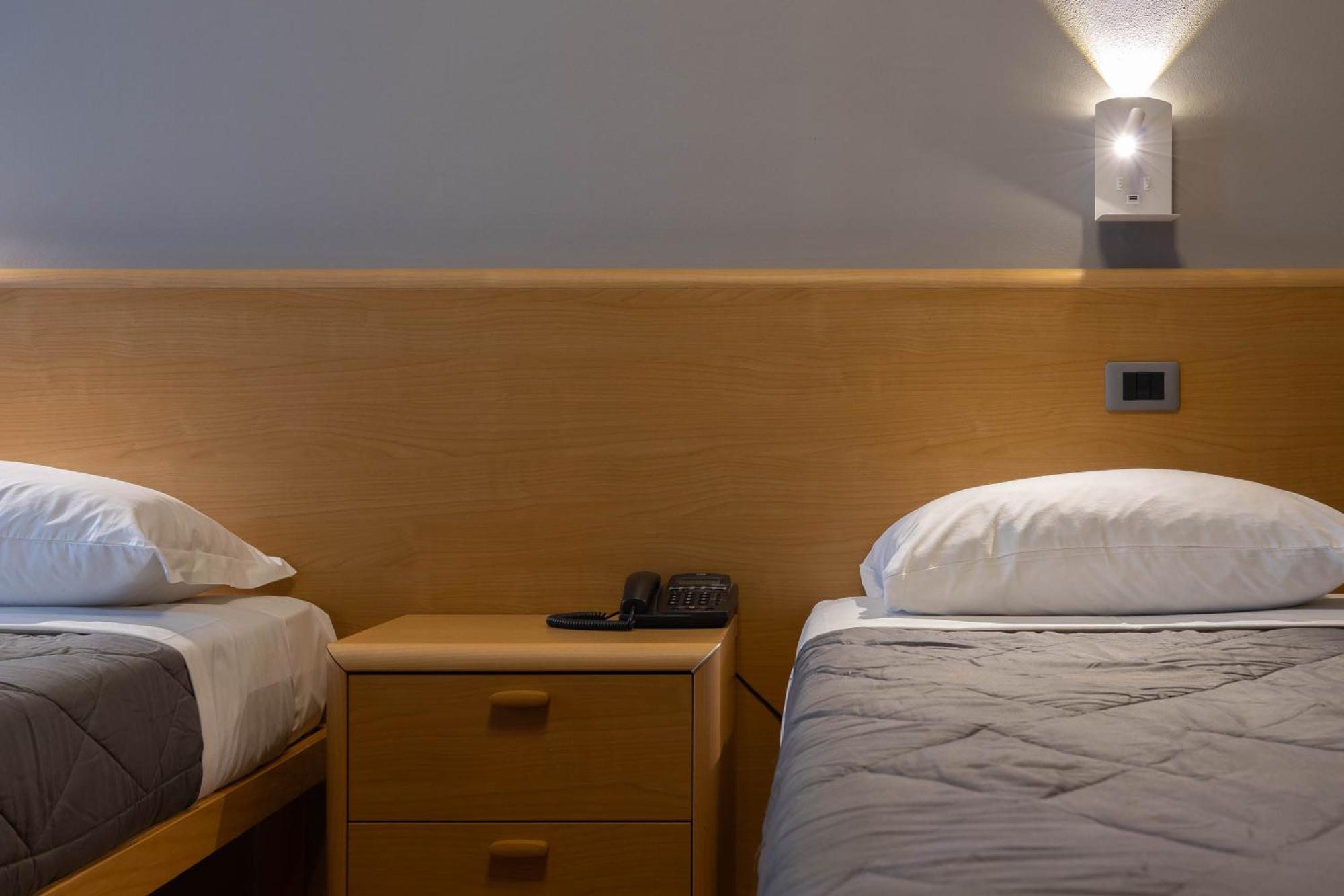Hotel La Fertè Asti Bagian luar foto