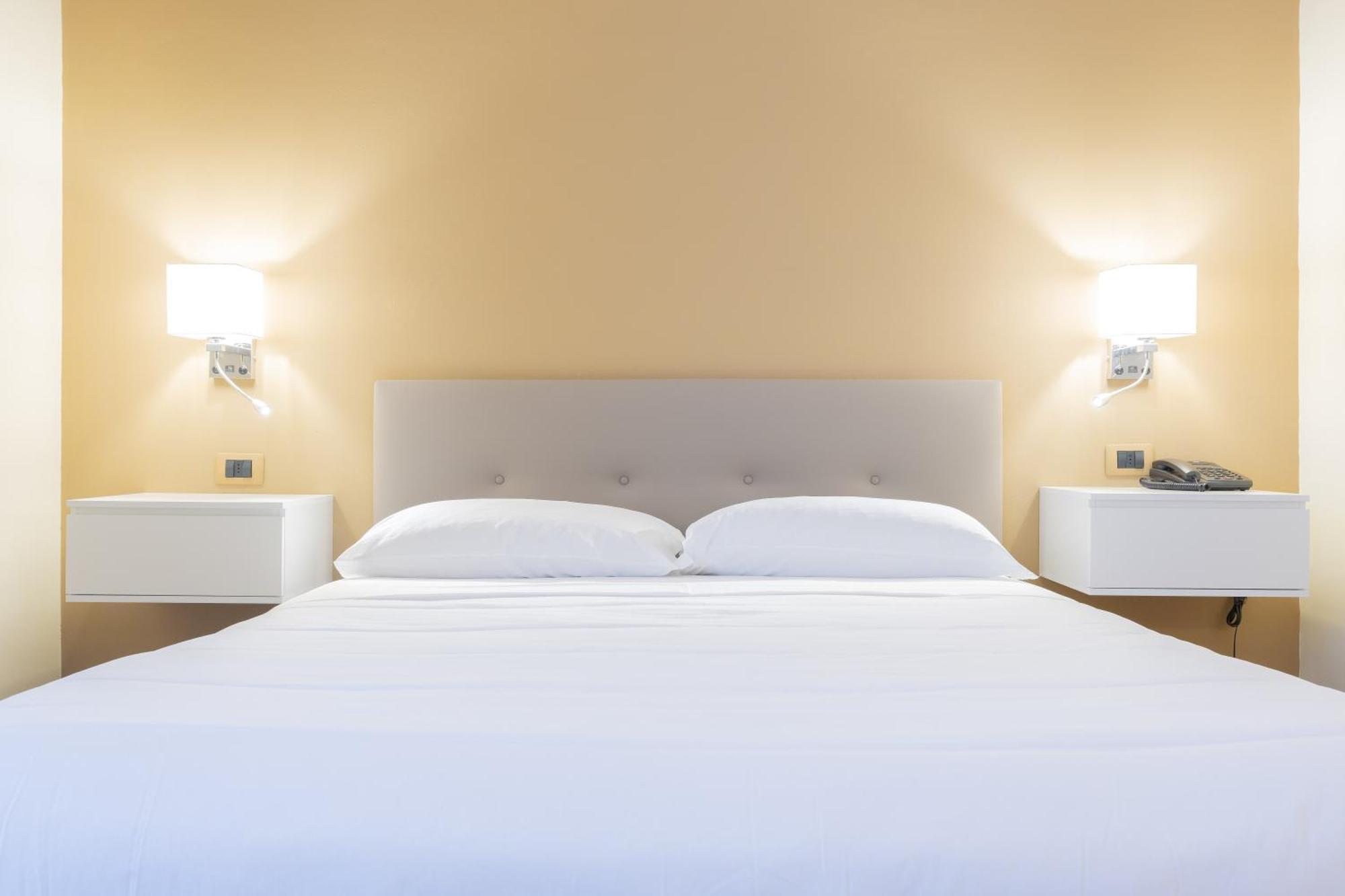 Hotel La Fertè Asti Bagian luar foto