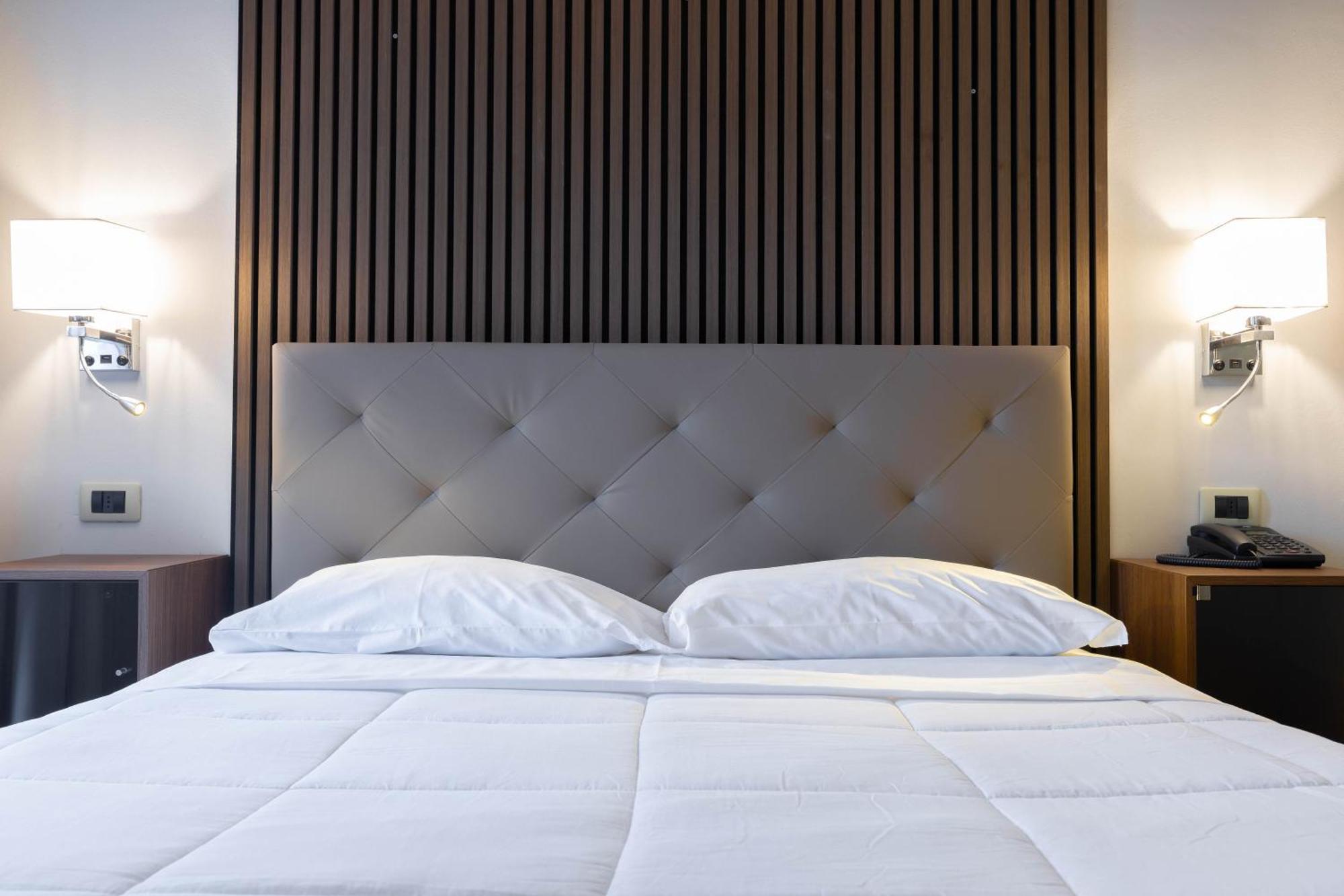 Hotel La Fertè Asti Bagian luar foto