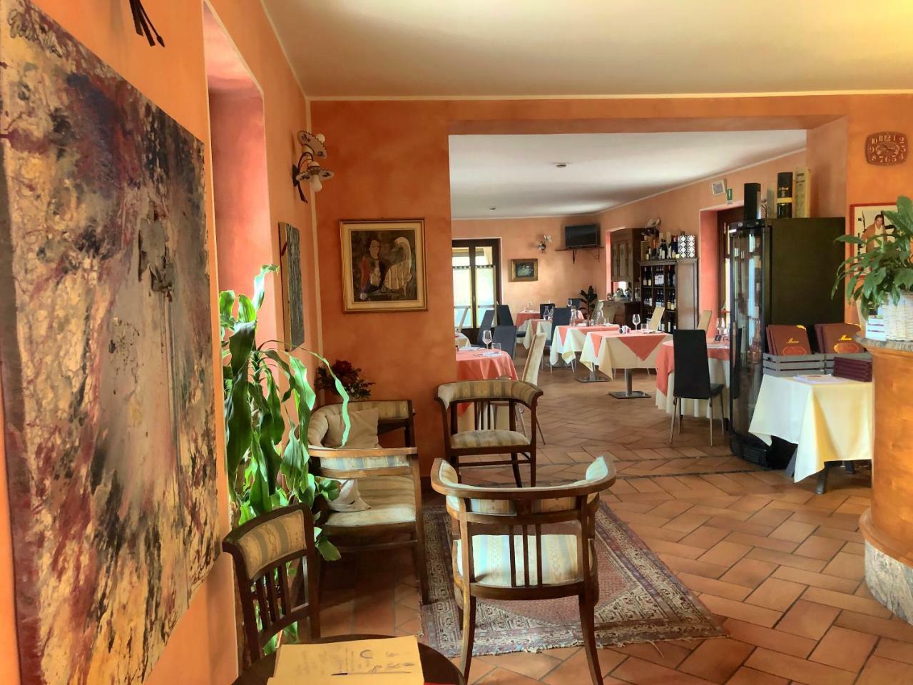 Hotel La Fertè Asti Bagian luar foto